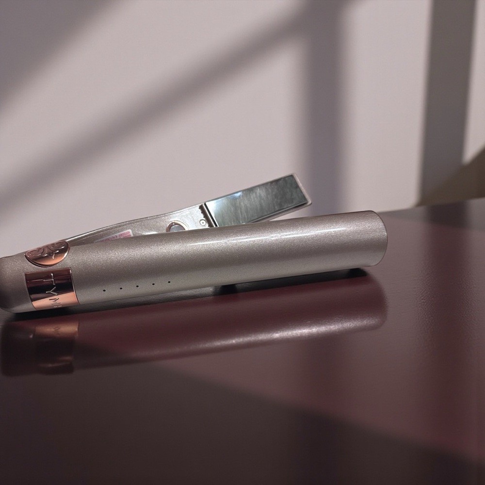 🌺NWOB🌺 Tyme Hair Straightener/Curling Iron